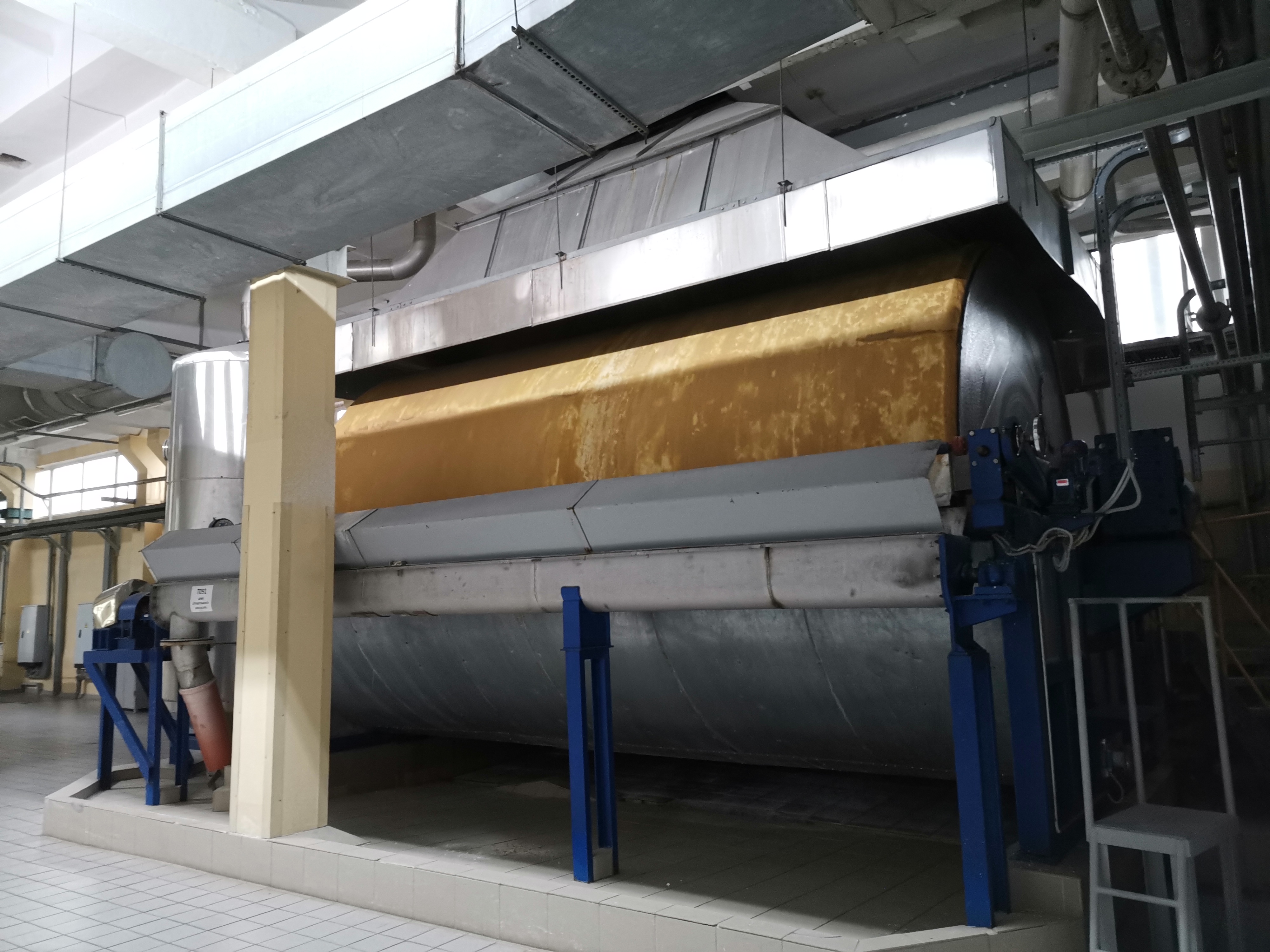 预涂式真空过滤机现场图 Pre-coat vacuum filter on site 1